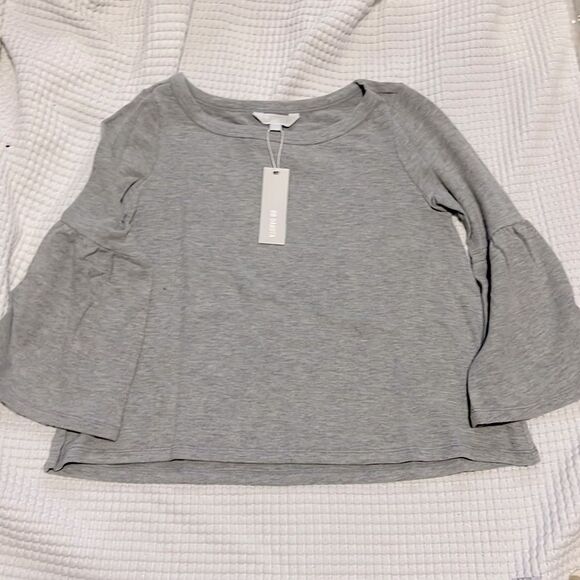 BB Dakota Tops - NWT- BB Dakota - XS. Bell Sleeve